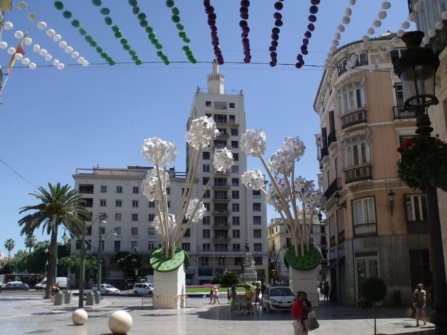 Views In Calm City Center Malaga Exterior photo